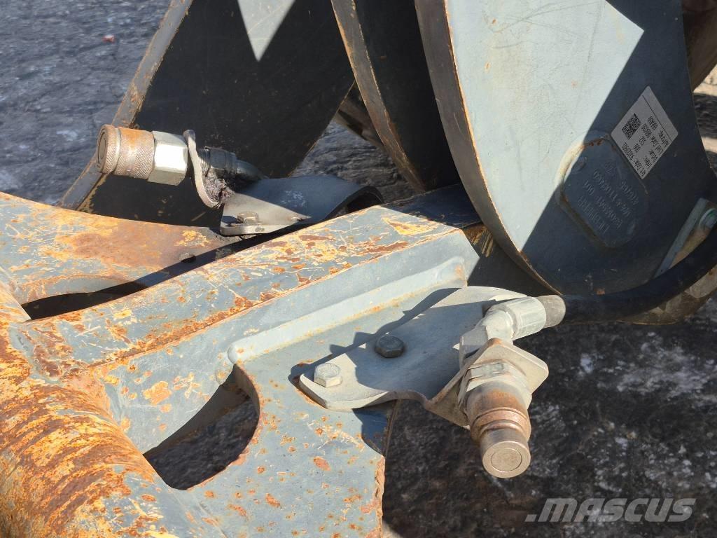 John Deere 204 K Wielladers