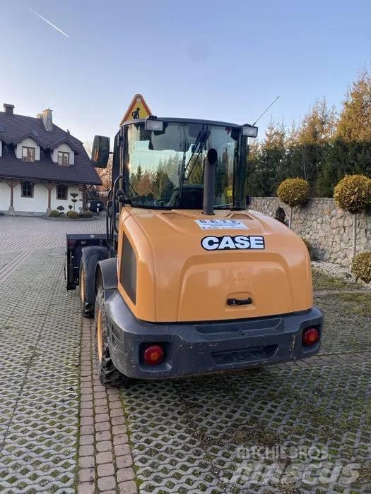 CASE 121F Wielladers