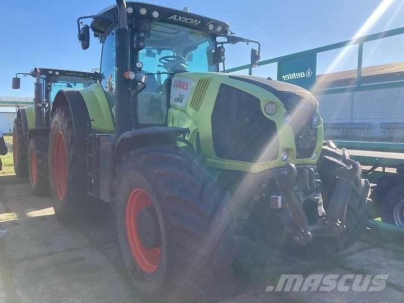CLAAS Axion 830 Tractoren