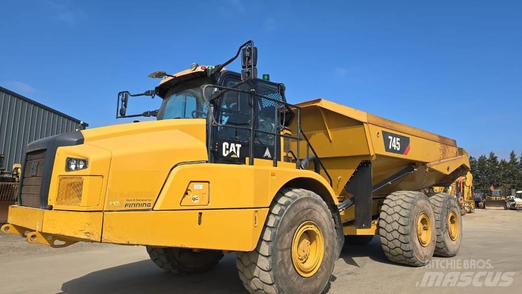 CAT 745 Knik dumptrucks