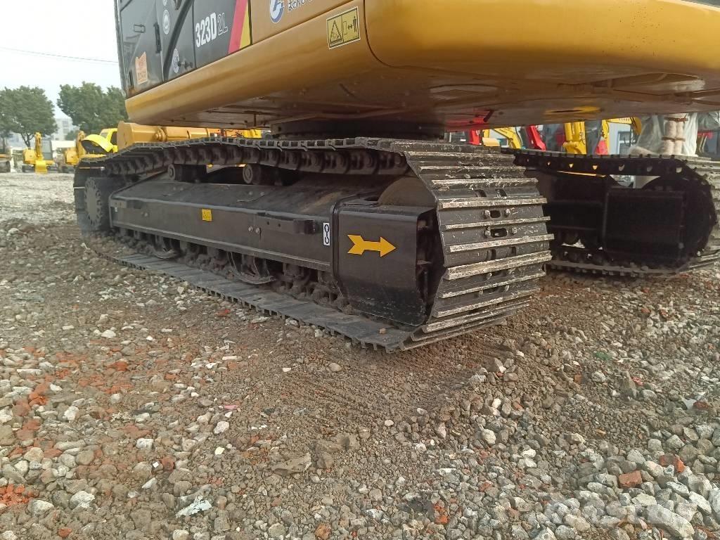 CAT 323 D Rupsgraafmachines