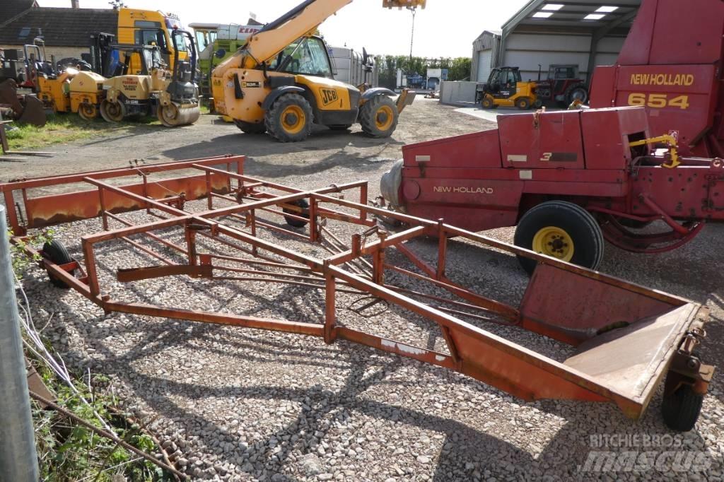 Brown bale sledge Zwadharken