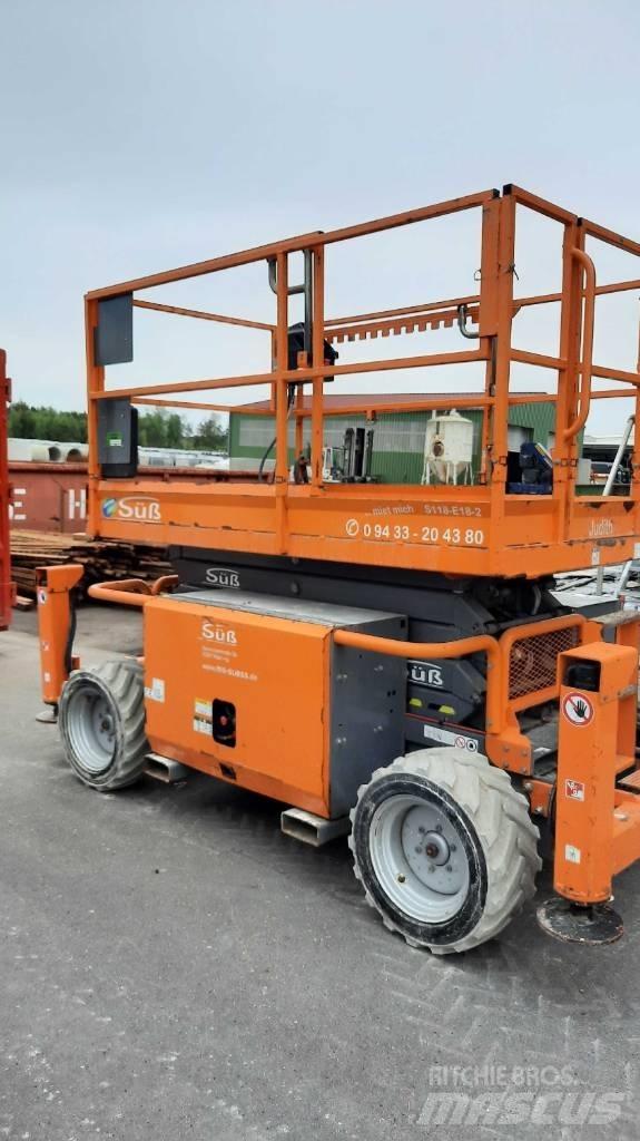 SkyJack SJ 6832 RTE Schaarhoogwerkers