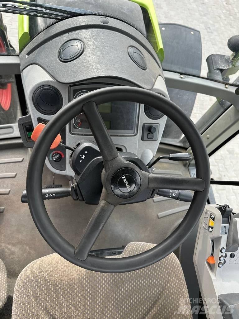 CLAAS Axion 810 Tractoren
