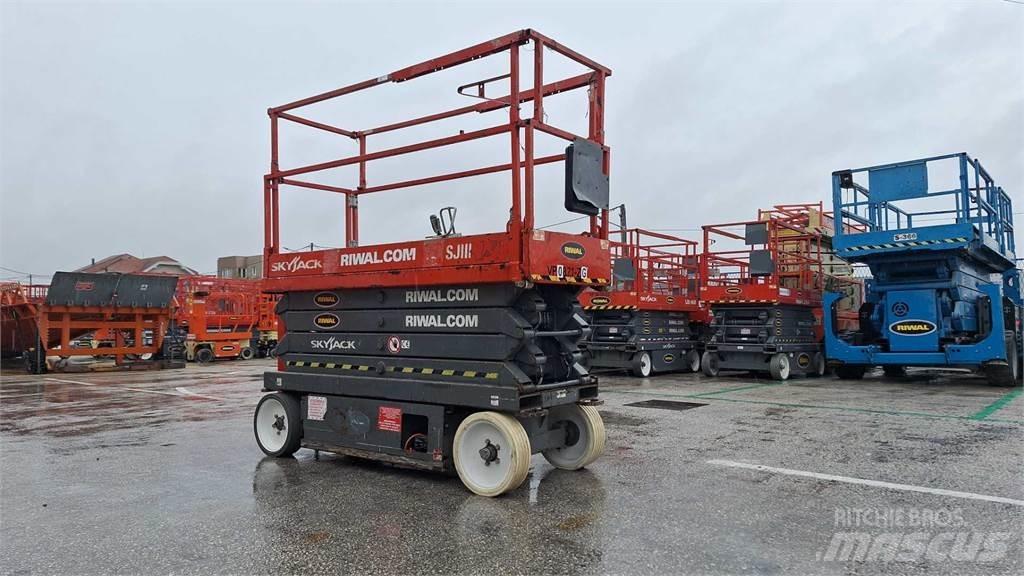 SkyJack SJIII3226 Schaarhoogwerkers