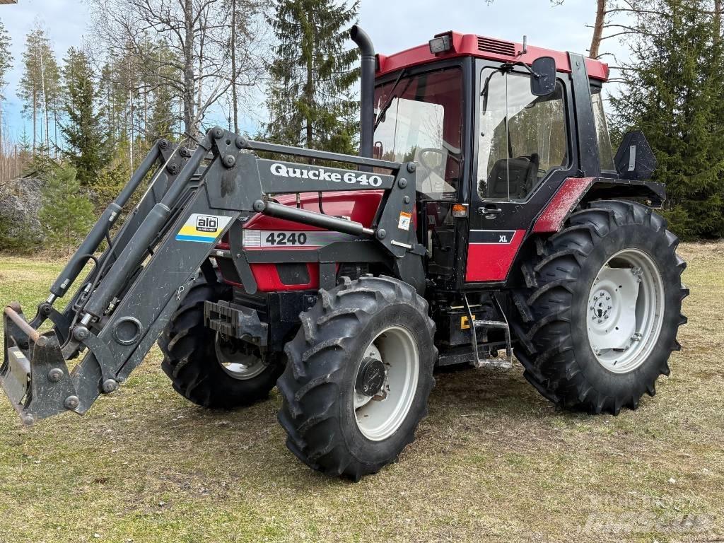 Case IH 4240 Tractoren