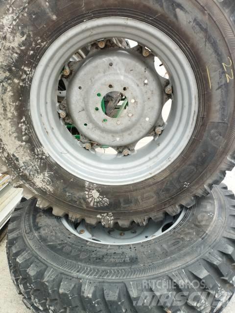 Nokian 440/80X30 Banden, wielen en velgen
