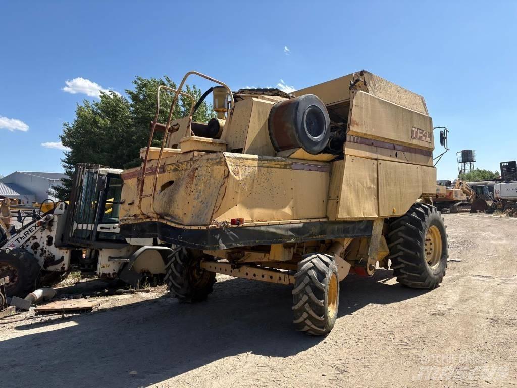 New Holland TF 42 Maaidorsmachines