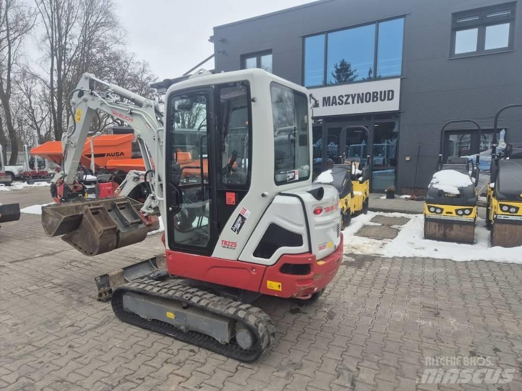 Takeuchi TB 225 Minigraafmachines < 7t