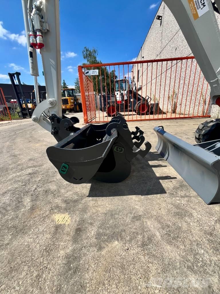 Takeuchi TB 217 R Minigraafmachines < 7t