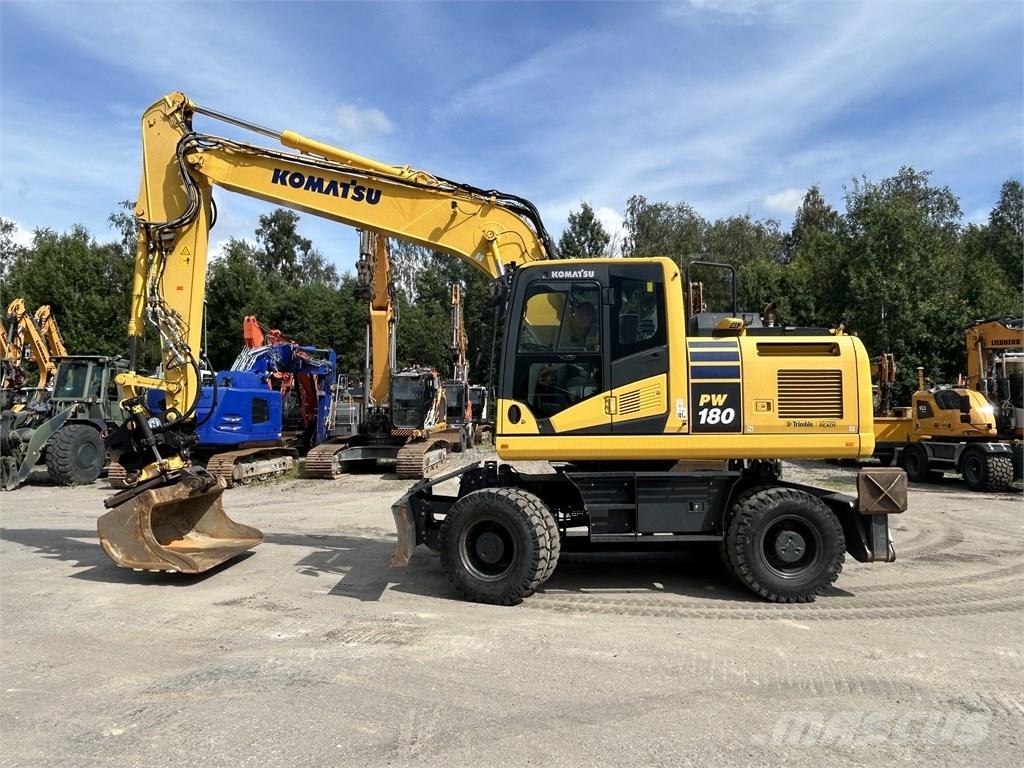Komatsu PW 180-11 Wielgraafmachines