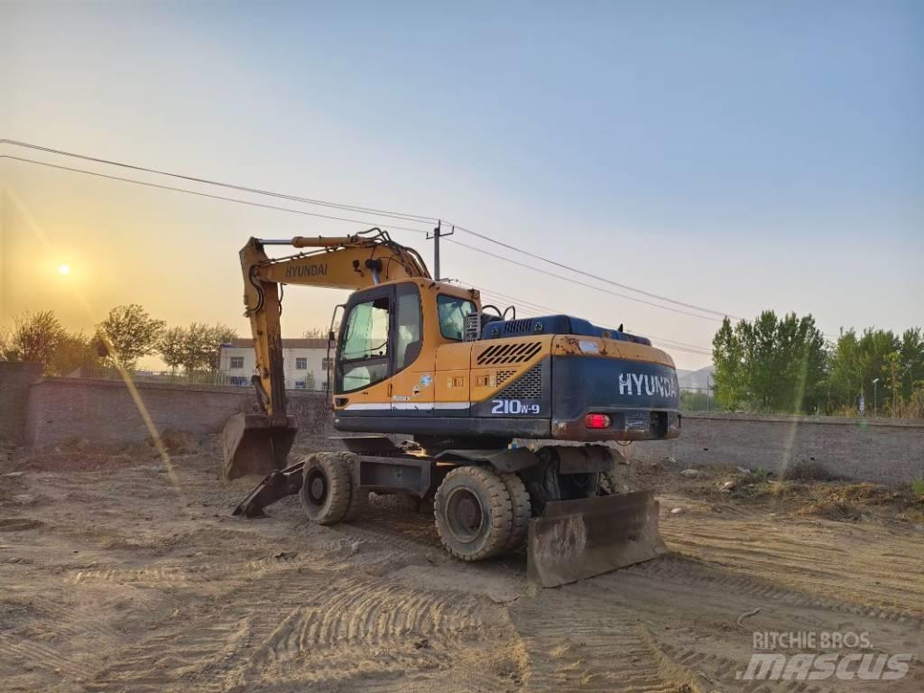 Hyundai R210W-9 Wielgraafmachines
