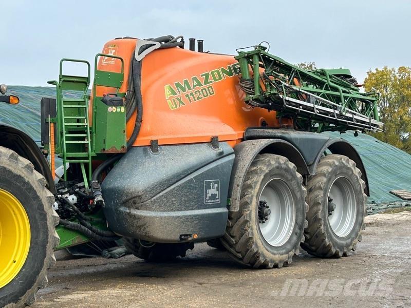 Amazone UX 11200 Getrokken spuitmachines