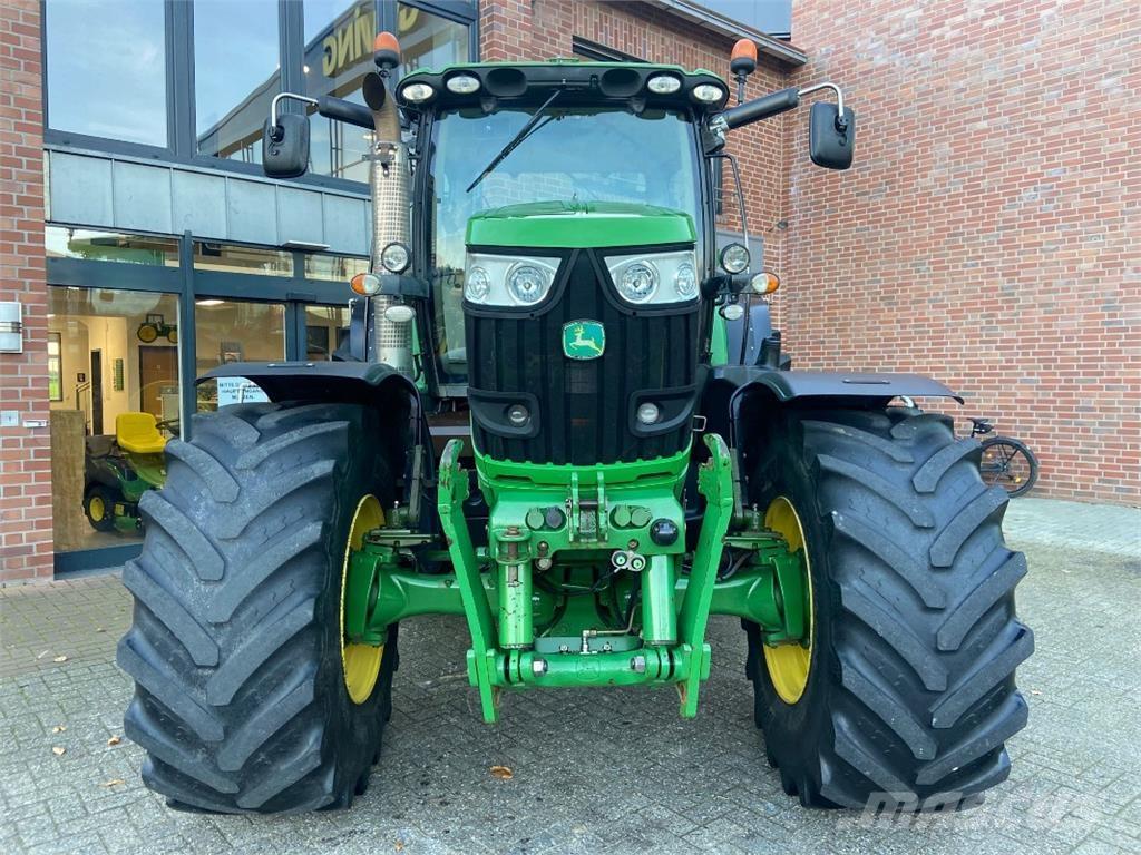 John Deere 6210R Tractoren