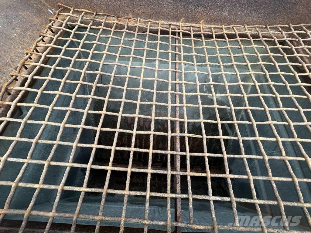 Salo 1600 Zand- en zoutstrooimachines