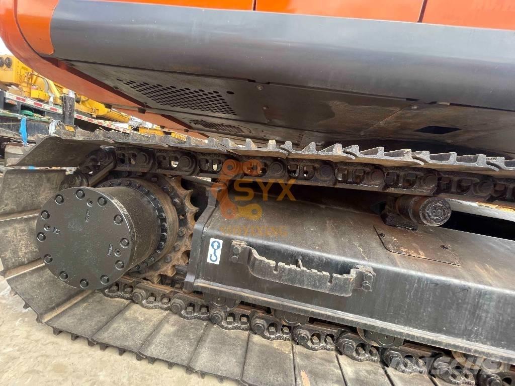 Hitachi ZX 240 HG Rupsgraafmachines