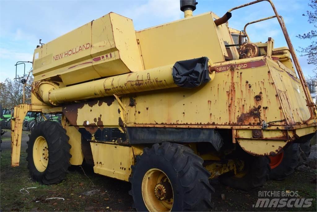 New Holland TF 44 Maaidorsmachines