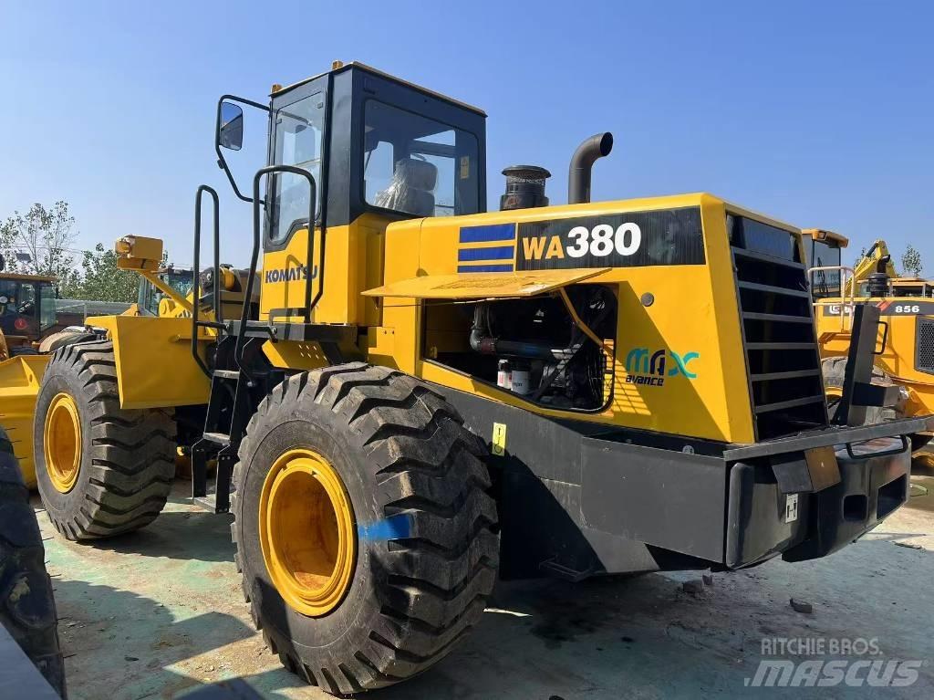 Komatsu WA 380 Wielladers