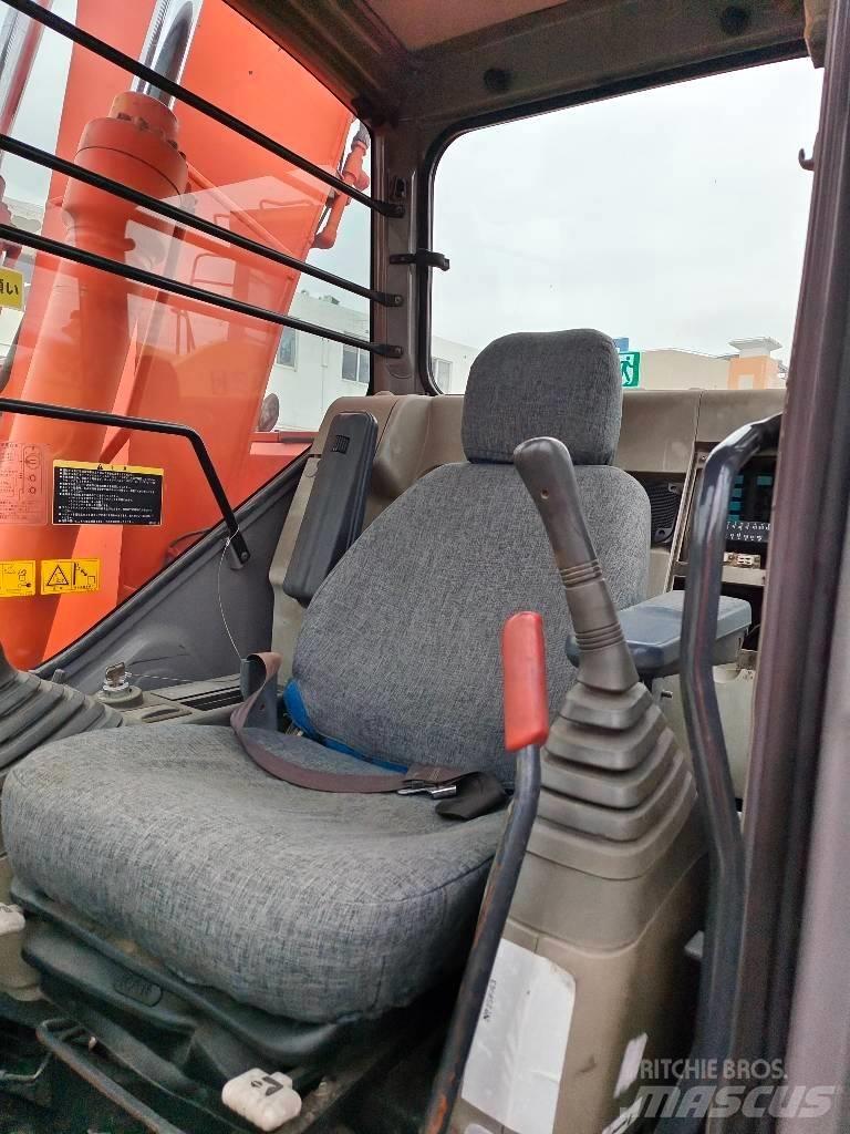 Hitachi ZX 135 US Rupsgraafmachines