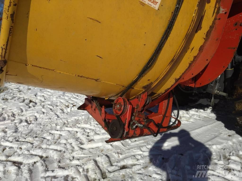 Tomahawk 5050 Balenhakselaars, -snijders en -afwikkelaars