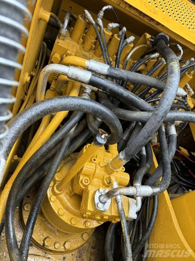 CAT 320 C Rupsgraafmachines