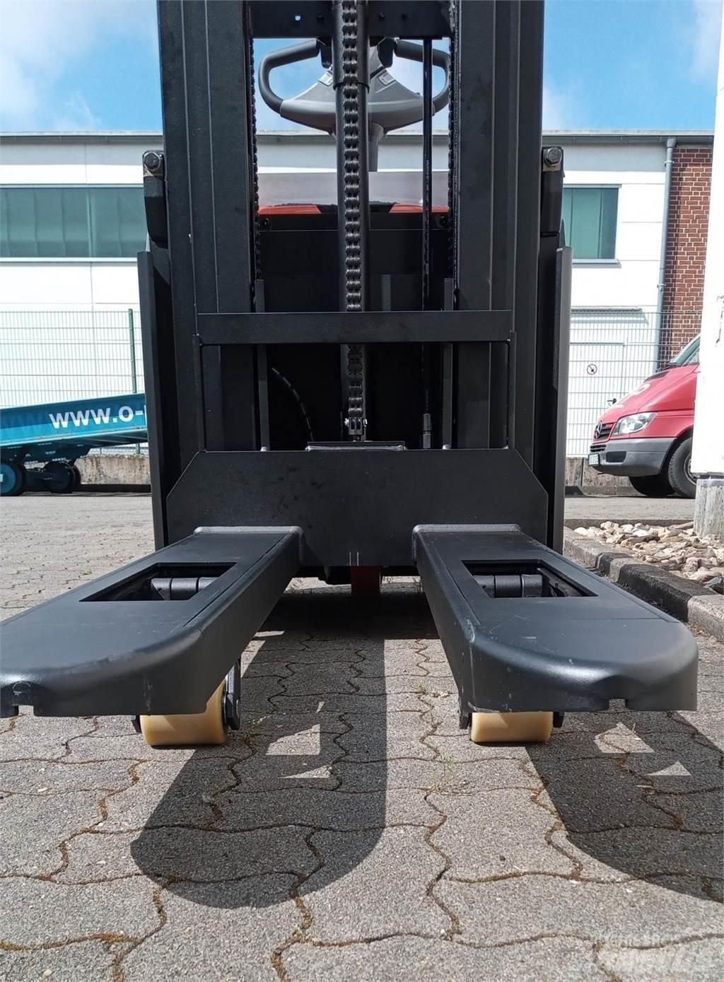 Toyota SWE140L Stapelaar meeloop