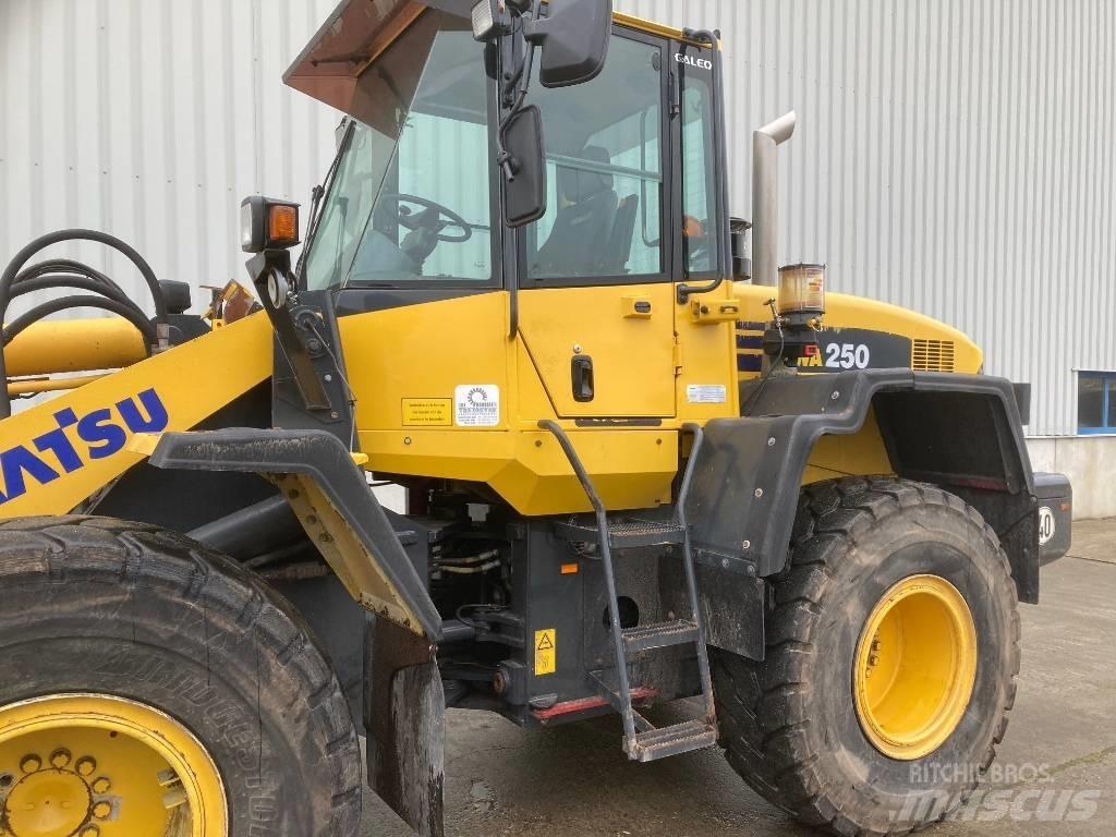 Komatsu WA 250 Wielladers