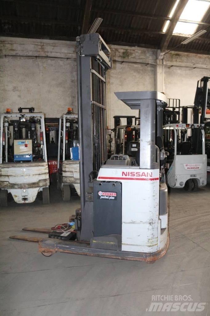 Nissan UNS 160 Reachtruck voor hoog niveau