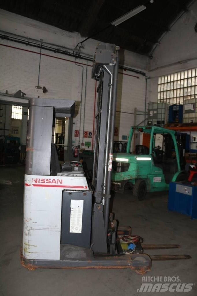 Nissan UNS 160 Reachtruck voor hoog niveau