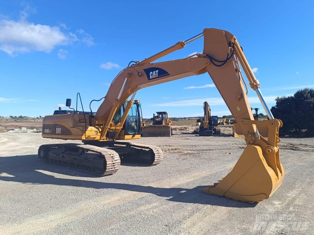 CAT 325 D Rupsgraafmachines
