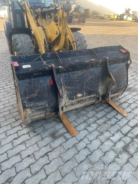 CAT 906 Wielladers