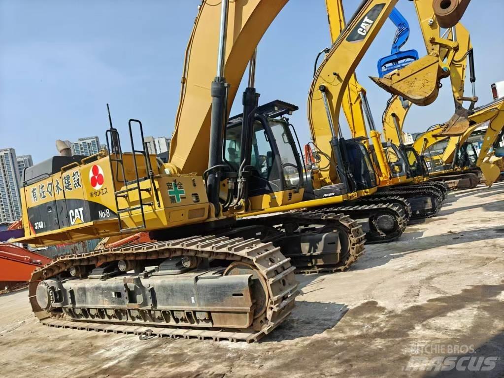 CAT 374 Rupsgraafmachines