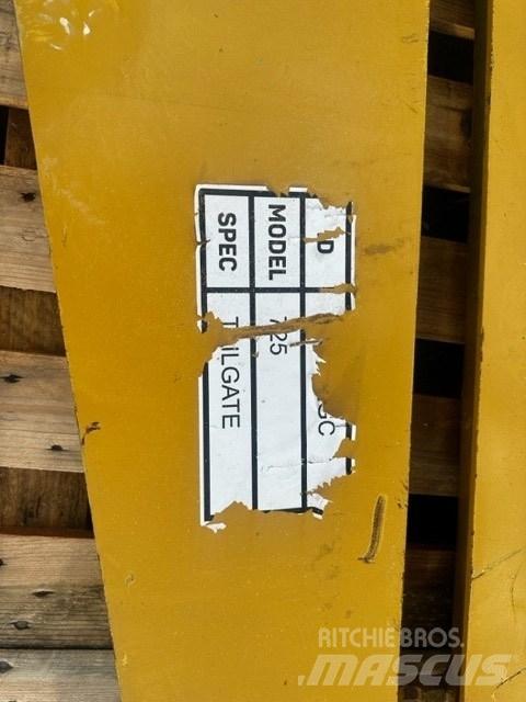 CAT 725 TAIL GATE Knik dumptrucks