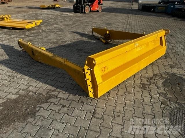 CAT 725 TAIL GATE Knik dumptrucks