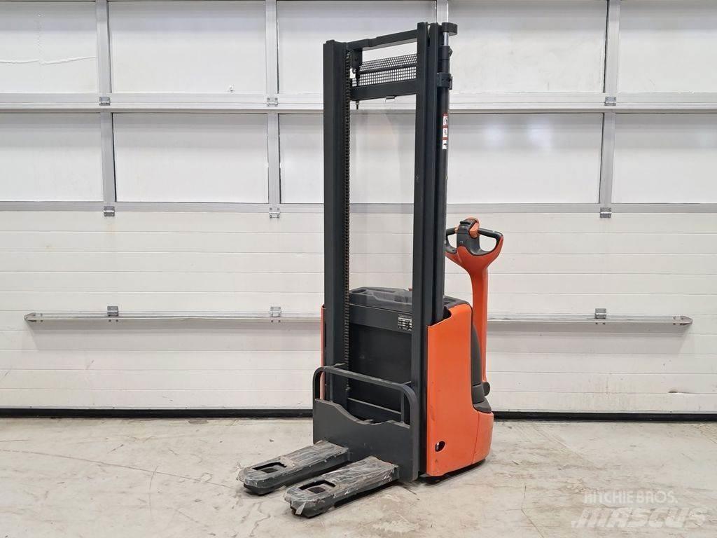 Linde L10 Stapelaar meeloop