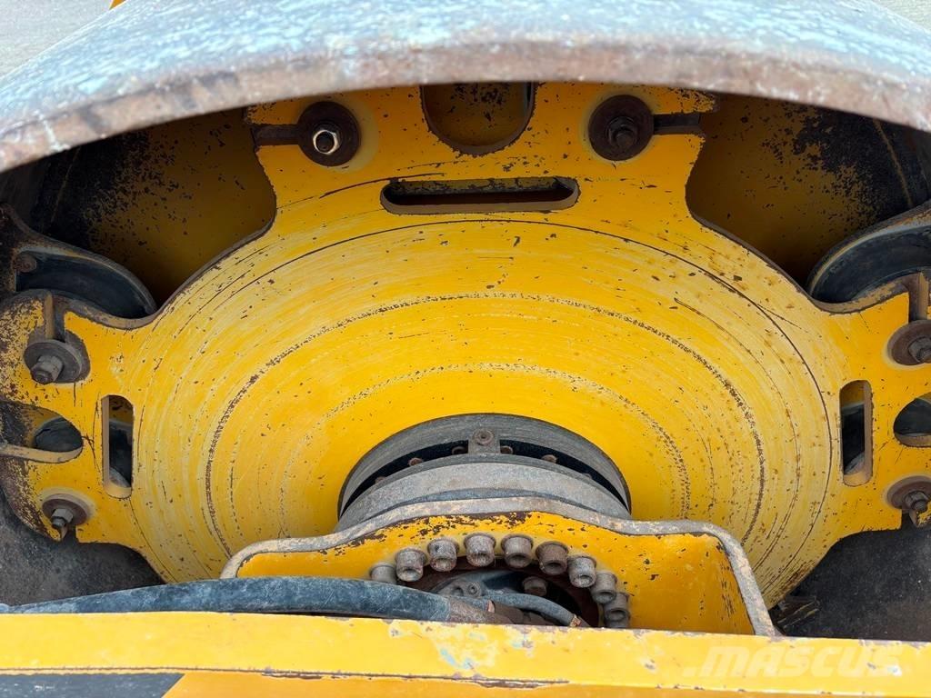 Volvo SD 135 B Trilrolwalsen