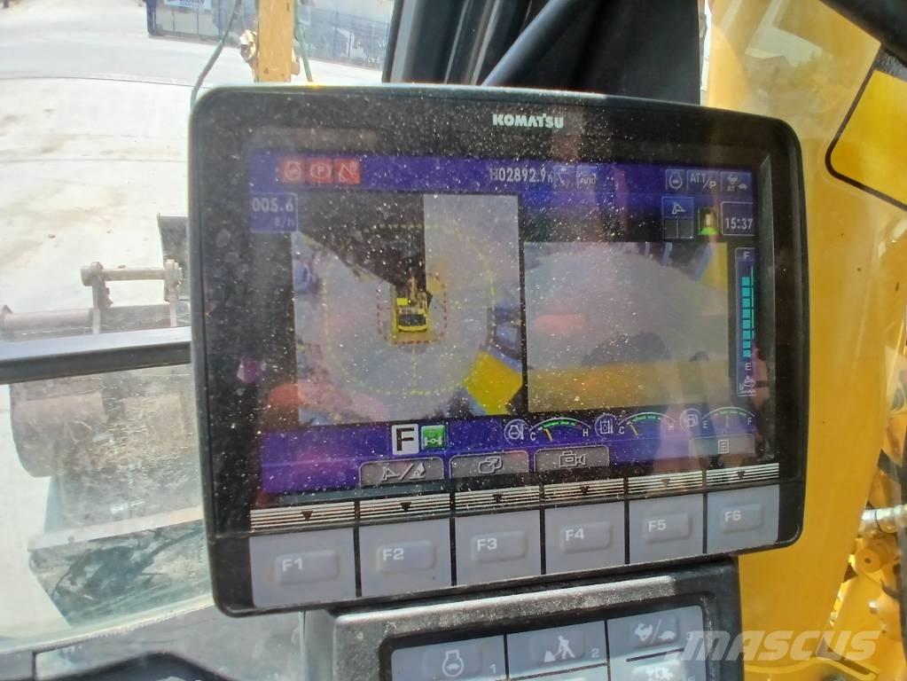 Komatsu PW 148-11 Wielgraafmachines