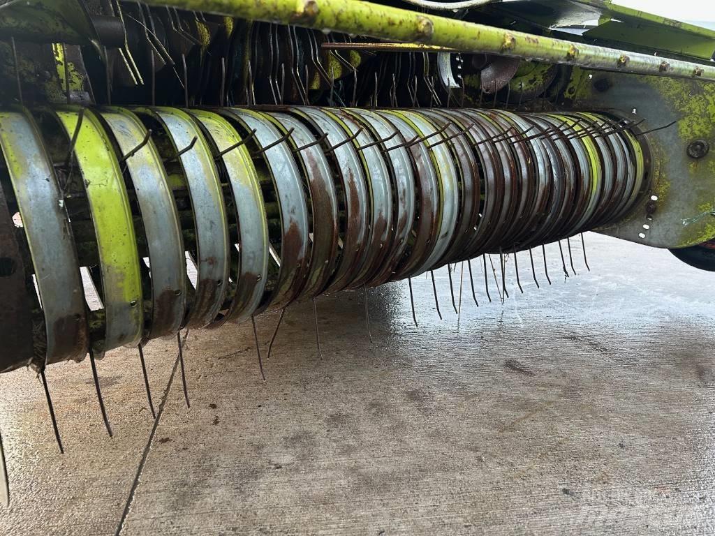 CLAAS 46 ROTO CUT Ronde-balenpersen
