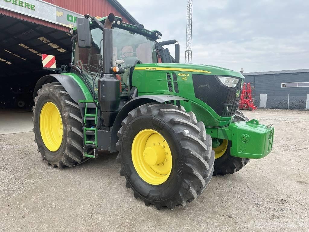 John Deere 6250R Tractoren