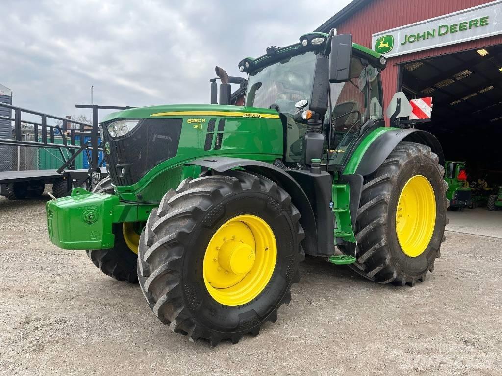 John Deere 6250R Tractoren