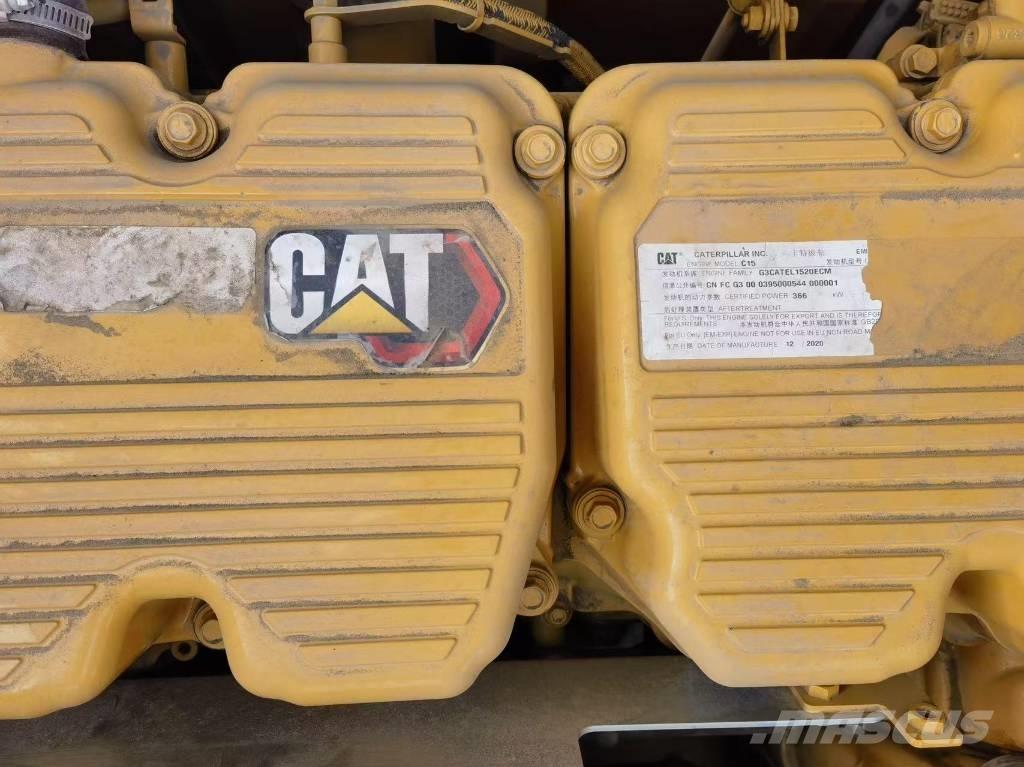 CAT 374 Rupsgraafmachines