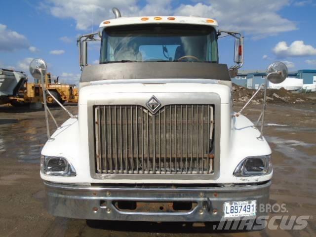International 9400 i Trekkers