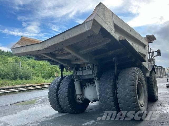 Komatsu HD605-7 Starre dumptrucks