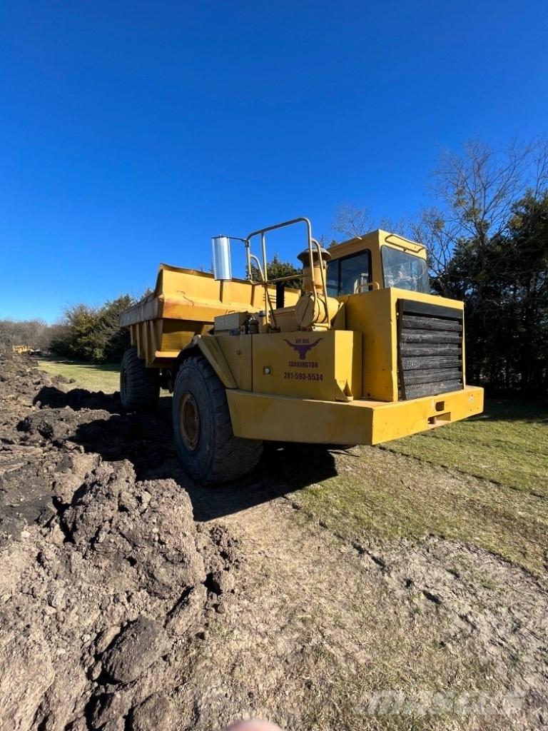 CAT D 30 D Knik dumptrucks