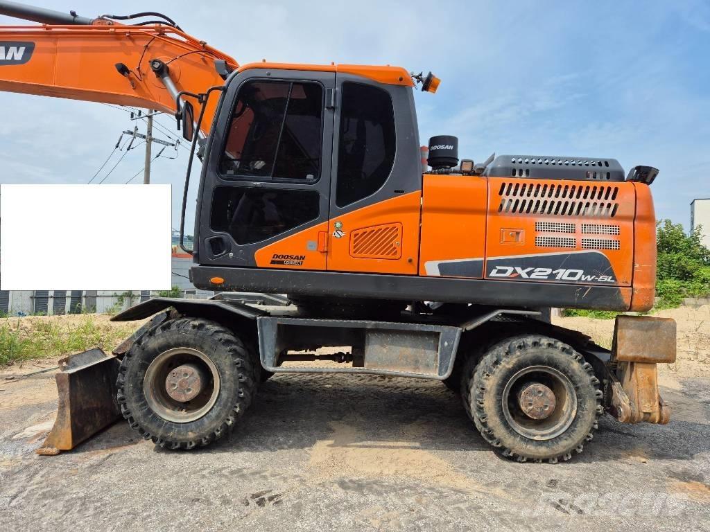 Doosan DX 210 W Wielgraafmachines