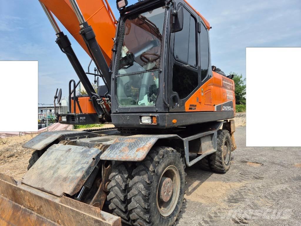 Doosan DX 210 W Wielgraafmachines