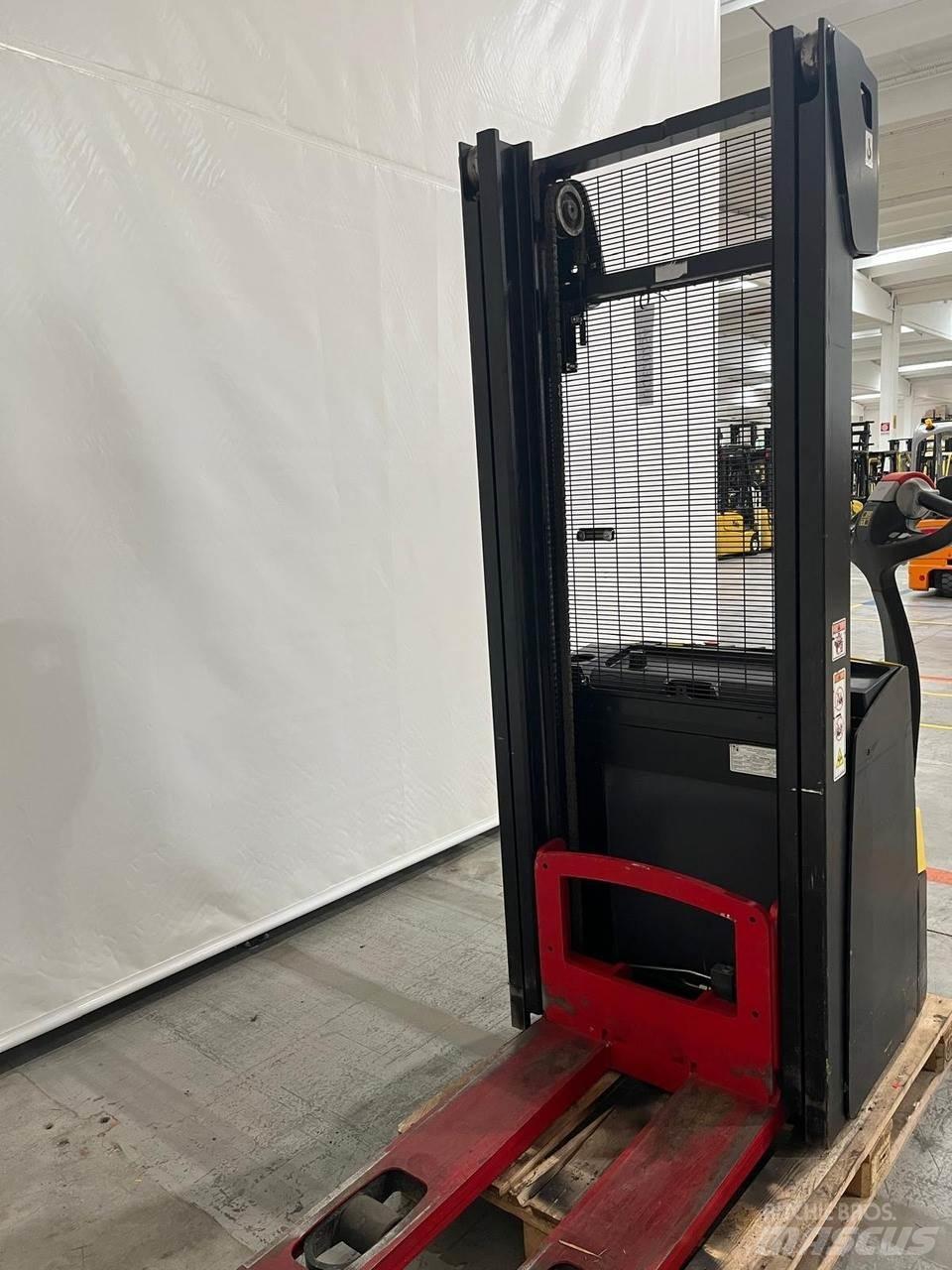 Hyster S1.2 Stapelaar meeloop