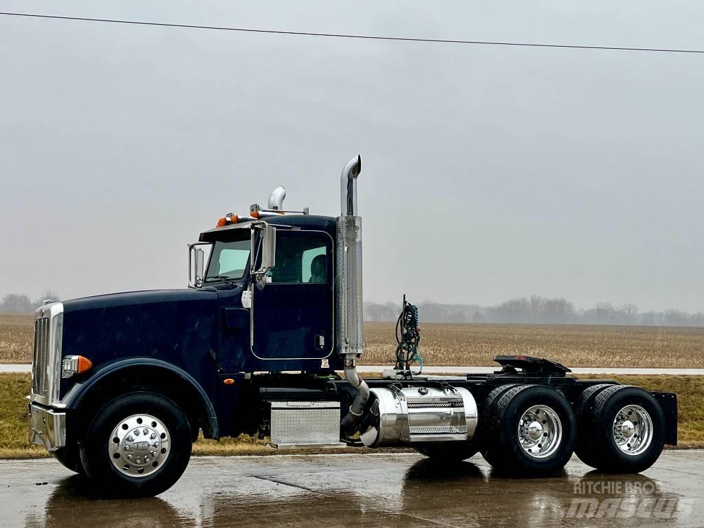 Peterbilt 367 Trekkers
