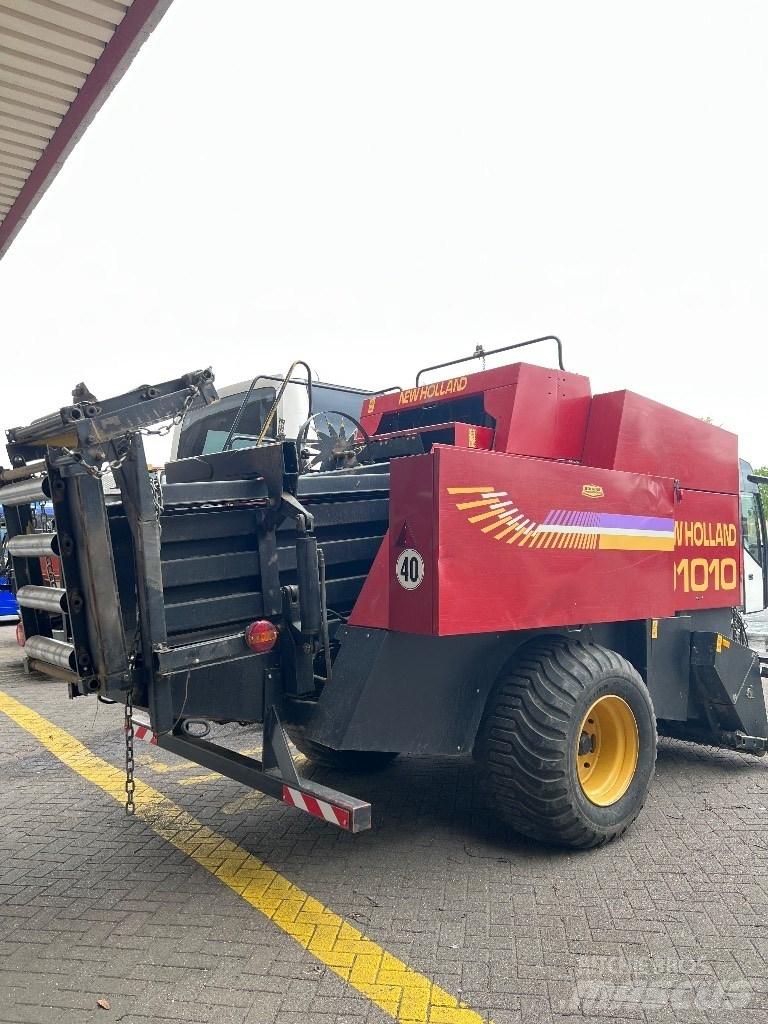 New Holland D 1010 Vierkante balenpers