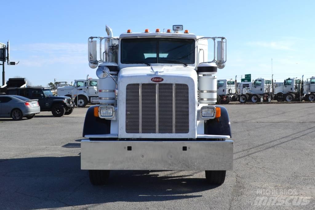 Peterbilt 367 Trekkers